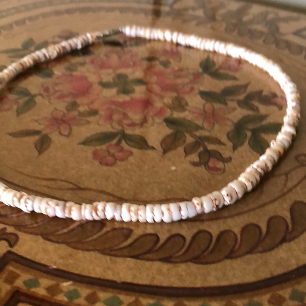 Puca Shell Necklace 18” - Picture 3 of 5